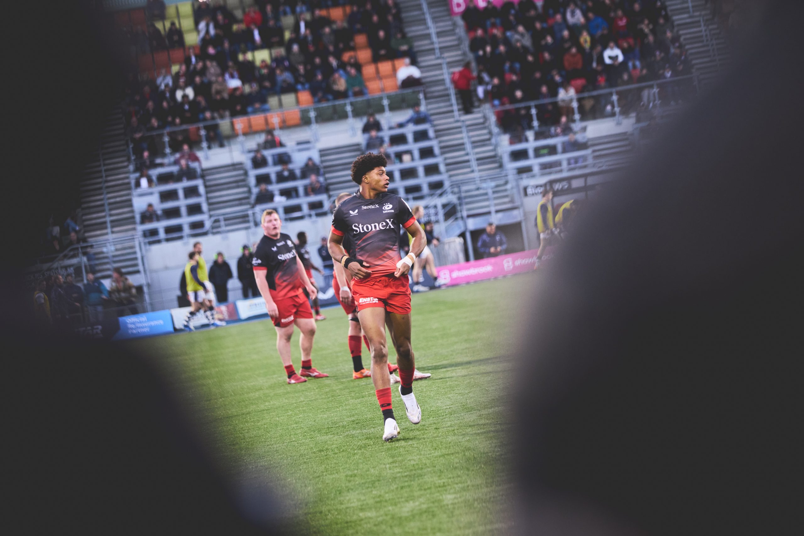 Noah seen through seats